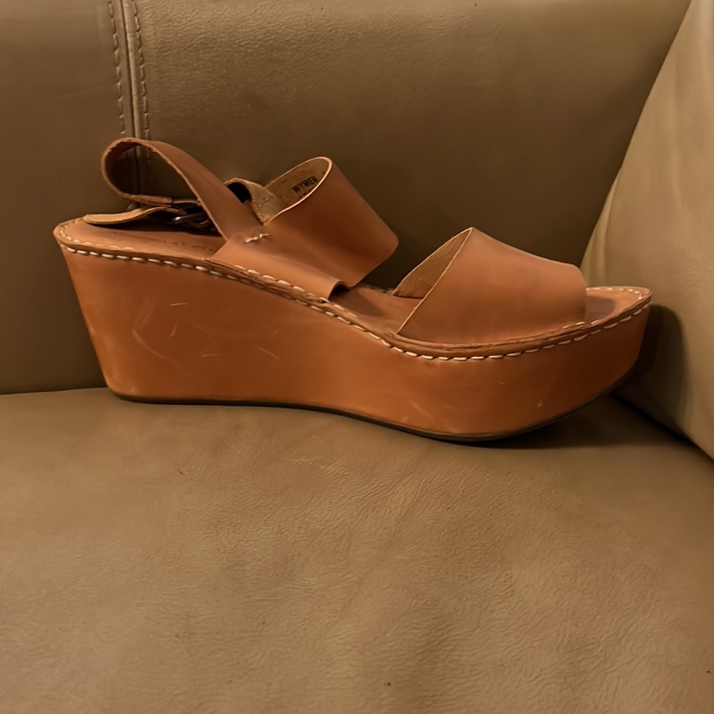 Chocolat Blu Wymen Camel Sandals 3 inch heel